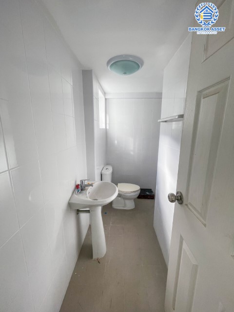 *****บ้านเดี่ยวมือสอง ม.แพลทฟอร์มออคิดพาร์ค บางนา-ตราด หลังมุม เนื้อที่ 67.3 ตร.ว. ฟังก์ชัน 3 ห้องนอน 2 ห้องน้ำ 2 ที่จอด บนทำเลเดินทางสะดวก เชื่อมต่อถนนบางนา-ตราด เข้าเมืองสะดวก ใกล้จุดขึ้นทางด่วน "บูรพาวิถี"